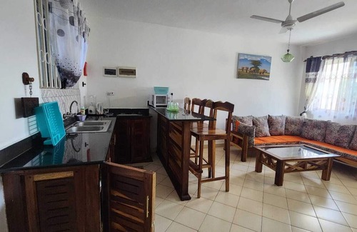 Diani Beach Villa | Lux Suites Diani Airstrip Villas