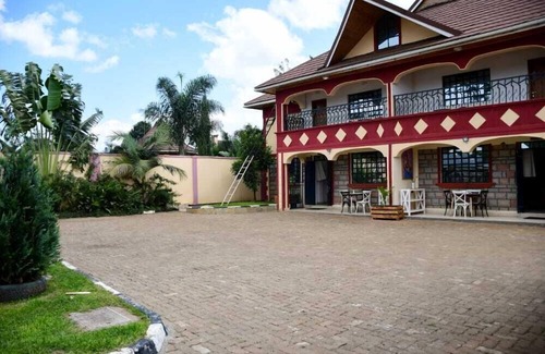 Eldoret House | Lux Suites Elgon view Holiday House