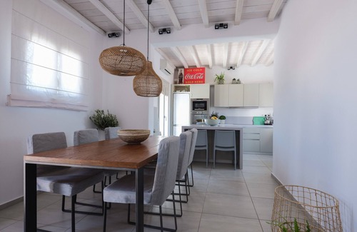 Tourlos Villa | Lux Villa, 5 Master BR, Private Pool, Sunset View!