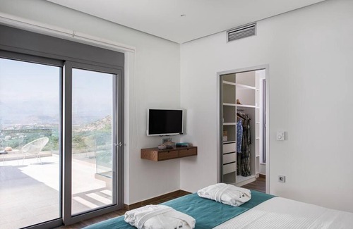 Akrotiri Villa | Lux Villa Alas -Stunning Views-PS4-Family Villa