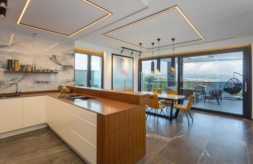 Pobri Villa | Lux villa w/pool and jacuzzi above Opatija