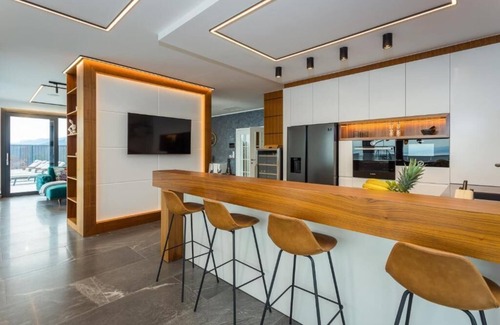 Pobri Villa | Lux villa w/pool and jacuzzi above Opatija