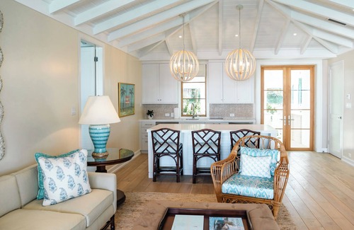 Dunmore Town Condo | Lux Waterfront Cottage in Exclusive Briland Club w/Marina, Beach, Pickleball
