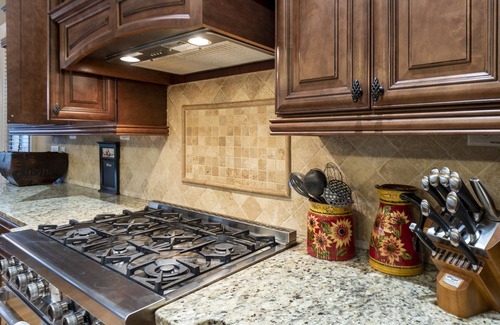 Lake Oconee House | Lux with heated pool, 15-person hot tub, Pool and Poker Tables, WiFi & Biz Ready