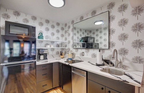 Downtown Wilmington Apartment | Luxe 220, Unit 2 - Front Street Suite, Managed by BlueStar Real Estate