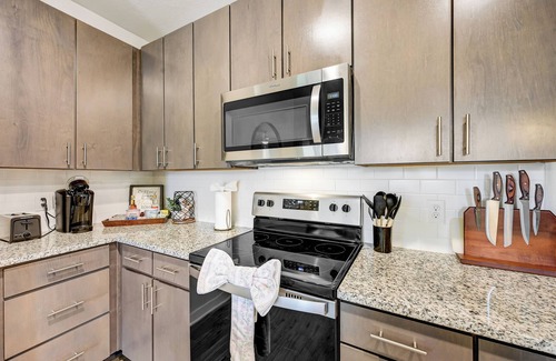 Deerwood Apartment | Luxe 2BR Retreat, Resort Style Pool, Near Mayo Clinic, Beaches & Town Center