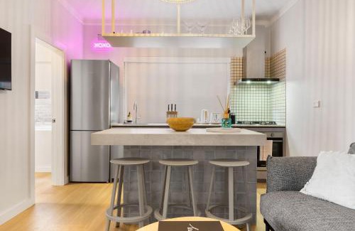 North Bondi Apartment | Luxe 2BR with Smart TV Steps from Bondi Beach