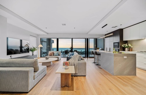 Scarborough House | Luxe 3-Storey Oceanfront Retreat