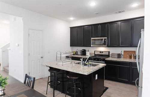 North Natomas House | Luxe 3B2B Townhouse in upscale Natomas