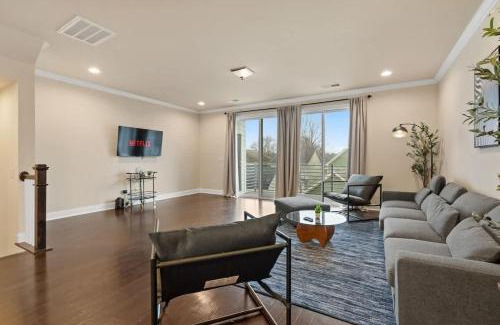 Charlotte House | Luxe 3BR Townhousein Uptown Charlotte