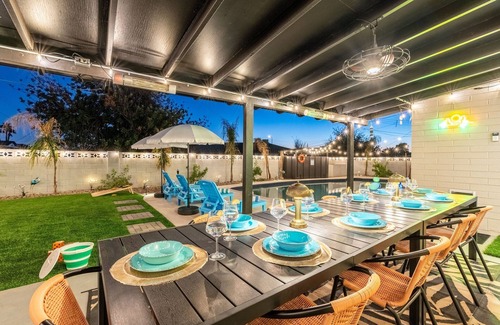 Village Grove House | Luxe 4 BR Private Pool, Hot tub, Games, 5 min Old Town, 15 min Barrett Jackson!
