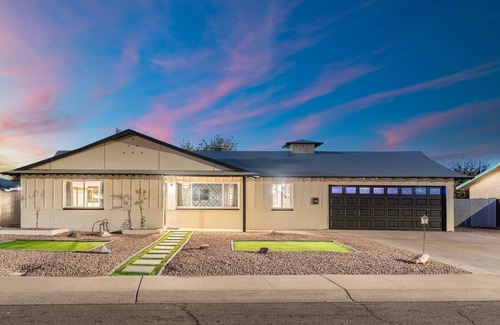 Village Grove House | Luxe 4 BR Private Pool, Hot tub, Games, 5 min Old Town, 15 min Barrett Jackson!