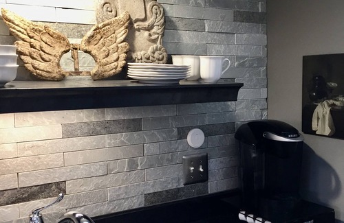 Lafayette Square Condo | Luxe Accommodations In Historic Lafayette Square