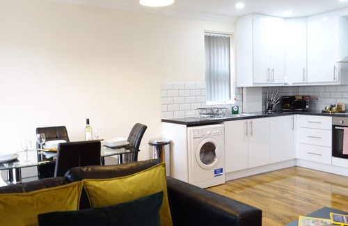 Stanwell Apartment | Luxe Airport