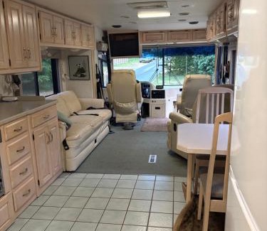 Levignacq Other | Luxe Amerikaanse Camper