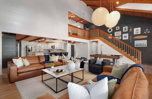 Waleska House | Luxe Arrowhead Lakefront 4 Br~Hot Tub~Pool Table