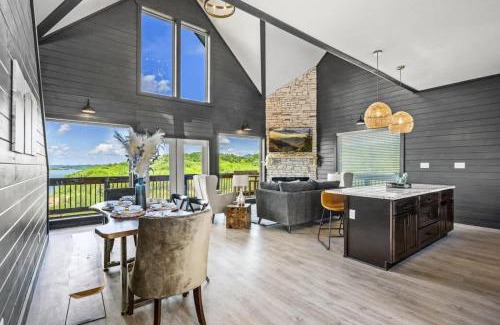 Sevierville House | Luxe at Lake Haven - Pool Hot Tub and Game Room