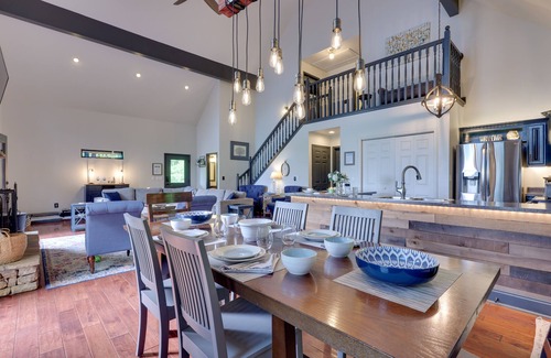 Blairsville Cabin | Luxe Blairsville Cabin w/Game Room, Near Hikes