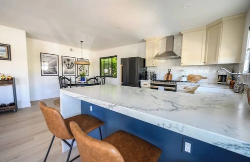 Lantern District House | LUXE brand-new designed 2 bd/2 bath w/backyard