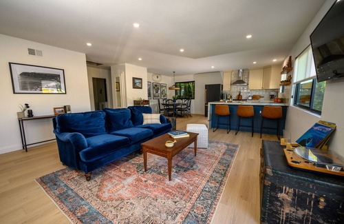 Lantern District House | LUXE brand-new designed 2 bd/2 bath w/backyard