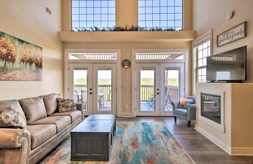 Indian Point Apartment | Luxe Branson Retreat with Mtn Views and Pool Access!