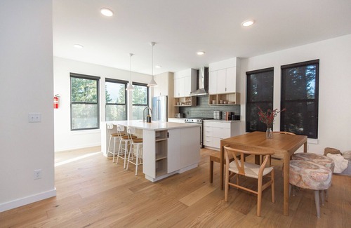 Bozeman Condo | Luxe Bridger Bowl Chalet