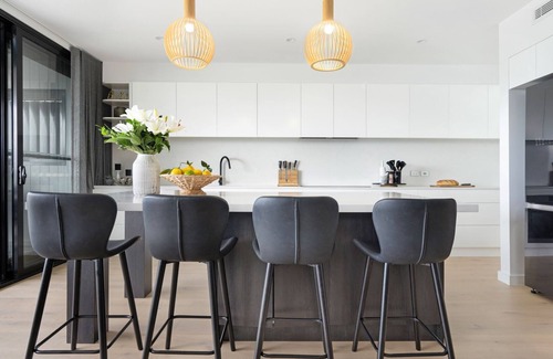 Lake Illawarra House | Luxe by the Lake – Stay 5, Pay 4!