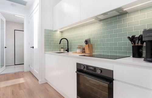 Lake Illawarra House | Luxe by the Lake – Stay 5, Pay 4!