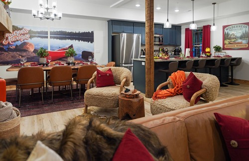 Omaha Cabin | Luxe Cabin>Hot Tub>Indoor Pool>Fire Pit>Game Table>Fishing>Pickleball>Hiking