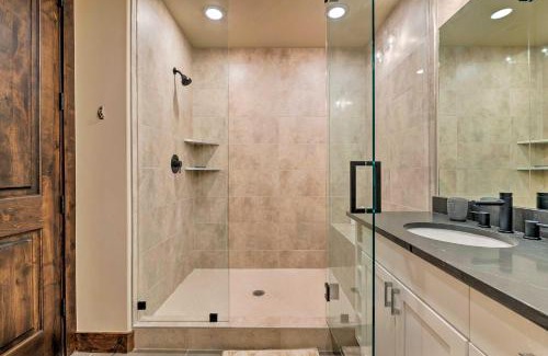 Park City Apartment | Luxe Canyons Ski Resort Condo - Walk to Ski Lift!