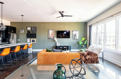 Edgehill Cottage | Luxe-cowboy Country-rooftop Patio-downtown Living