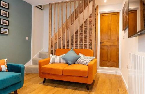 Cowes House | Luxe Cowes Cottage Harbour Views