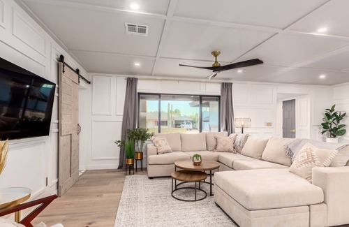Scottsdale Country Acres House | Luxe Downtown Scottsdale Oasis w/ Heated Pool