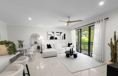 Mermaid Beach Apartment | Luxe Escape & Family Attractions