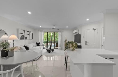 Mermaid Beach Apartment | Luxe Escape & Family Attractions