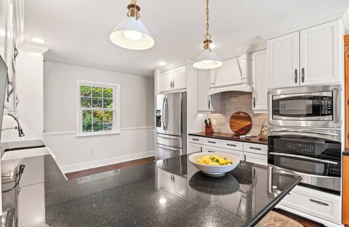 West Bradenton House | Luxe Escape: Fire Pit, Pool, Golf near AMI & IMG