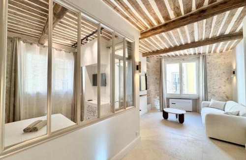 Antibes City Centre Apartment | Luxe et Charme sur les Remparts du Vieil Antibes