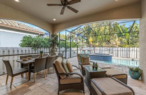 Naples Park Villa | Luxe Home 1mile Vanderbilt Beach, Pool Spa BBQ