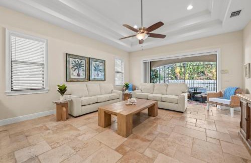 Naples Park Villa | Luxe Home 1mile Vanderbilt Beach, Pool Spa BBQ