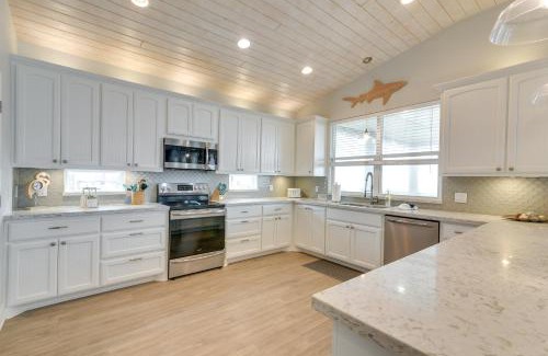 Crystal Beach House | Luxe Home with Deck in Crystal Beach!