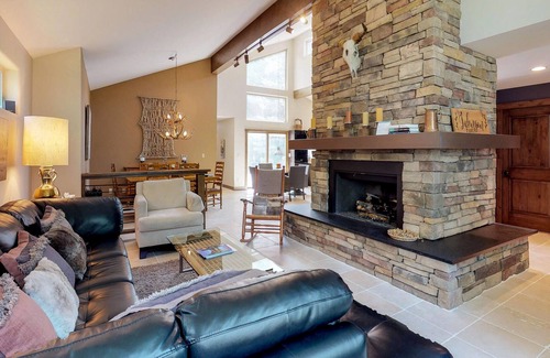 Sun Valley House | Luxe home with private hot tub, SUP, dog-friendly yard - shared pool & hot tub