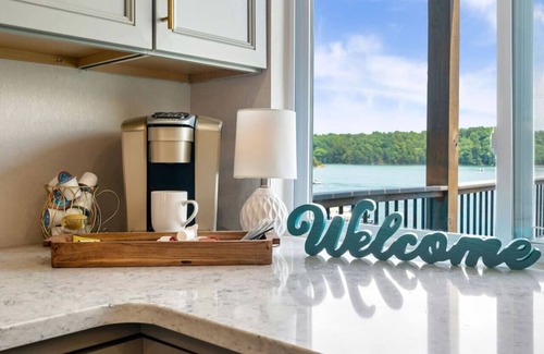 Dandridge House | Luxe House @Smoky MTN Lakeside