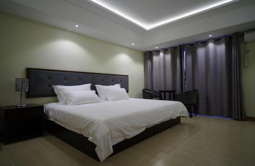 Pinagsama Apartment | Luxe in Venice