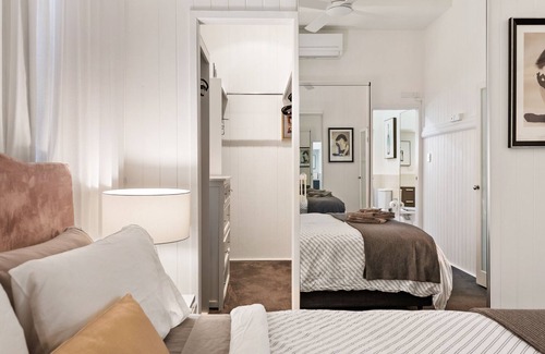 Teneriffe House | Luxe Inner-City Home w/SkylineViews ~ Teneriffe