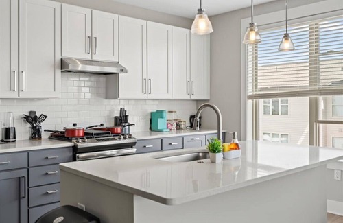 Charlotte Apartment | Luxe King 3BR Suite in Waverly Charlotte!