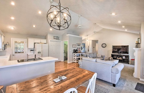 Gumlog House | Luxe Lake Hartwell Waterfront Getaway w/Fire Pit!