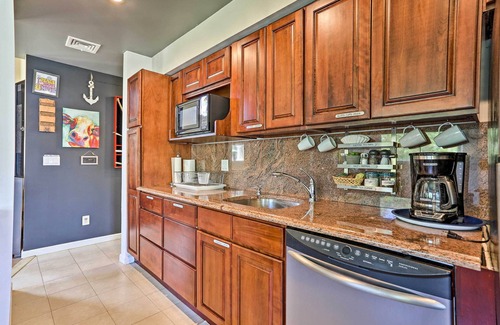 White Lake House | Luxe Lakefront Family Cottage: Private Beach, Dock