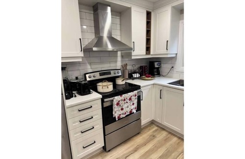 Rosemount House | Luxe Living | Prime Location