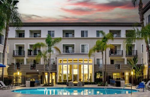 Del Rey Apartment | Luxe Marina Del Rey Apartment,Parking, Gym, Pool, jacuzzi,BBQ