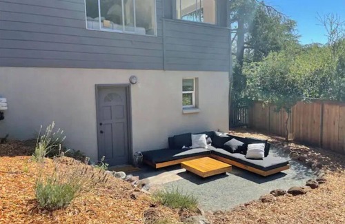 Forest Knolls Apartment | Luxe modern Lagunitas studio at Samuel P Taylor